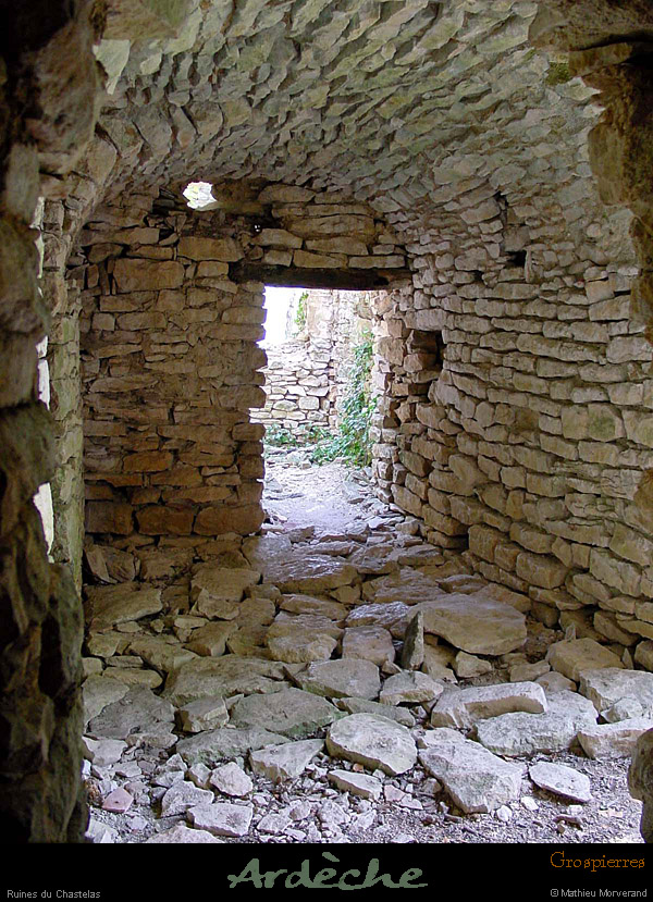 20010605_grospierres_ruinesduchastelas_6