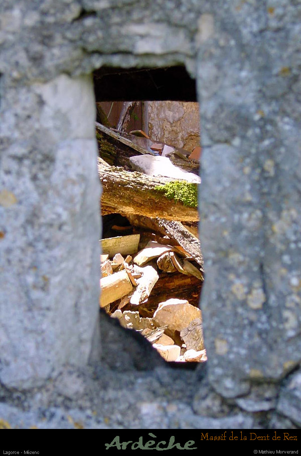 20010407_ruinedemezenc_11