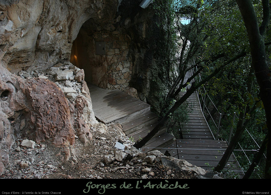 20130120_cirqueestre_grottechauvet_entree2