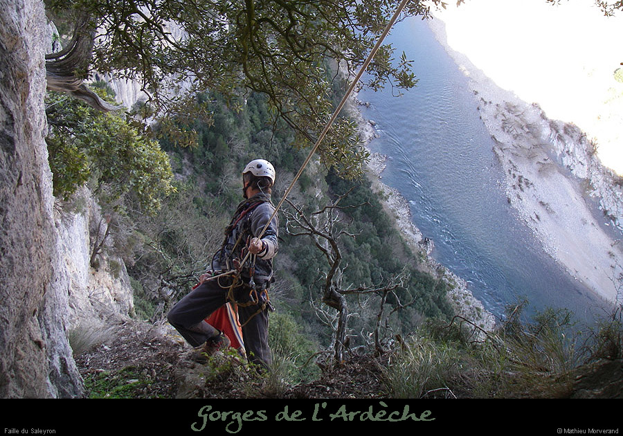 20090220_saleyrongrdearche_descentefaille2