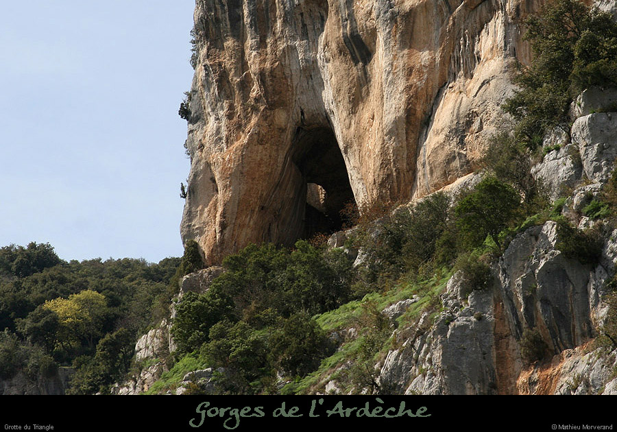 20100411_grottetriangleparav1