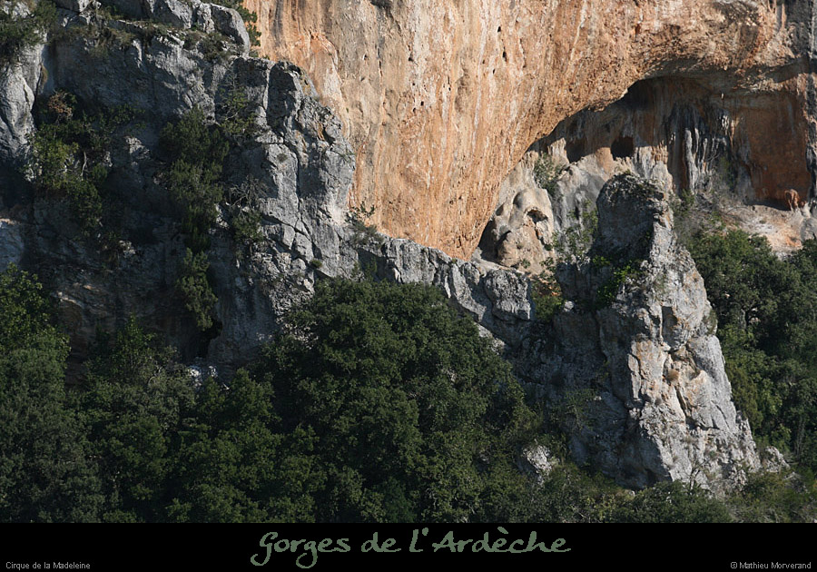 20080927_cirquemadeleine_lucarne