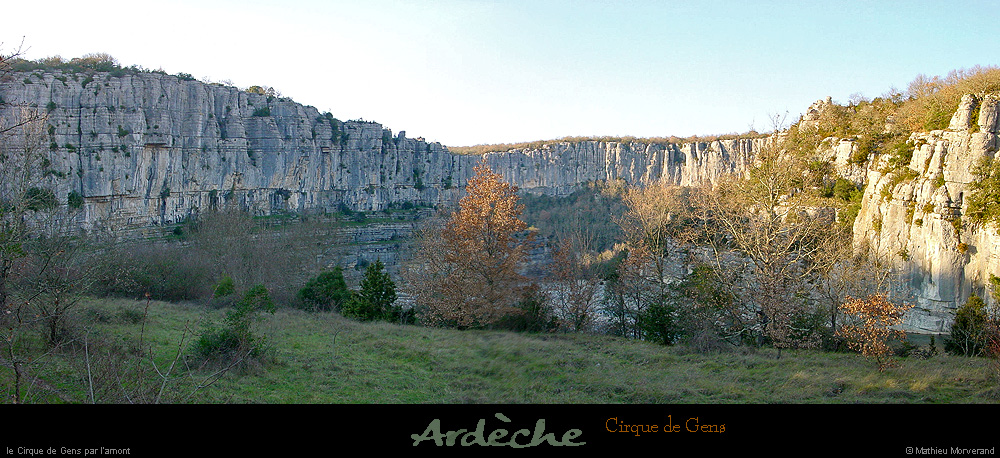 20040103_cirquedegens_entreeneparlamont_pano1