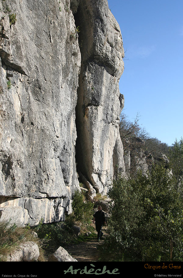 20090315_cirquegens_sentierpiedfalaise03