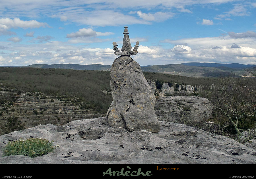 20130409_labeaume_sentierbleuolive_cairn09