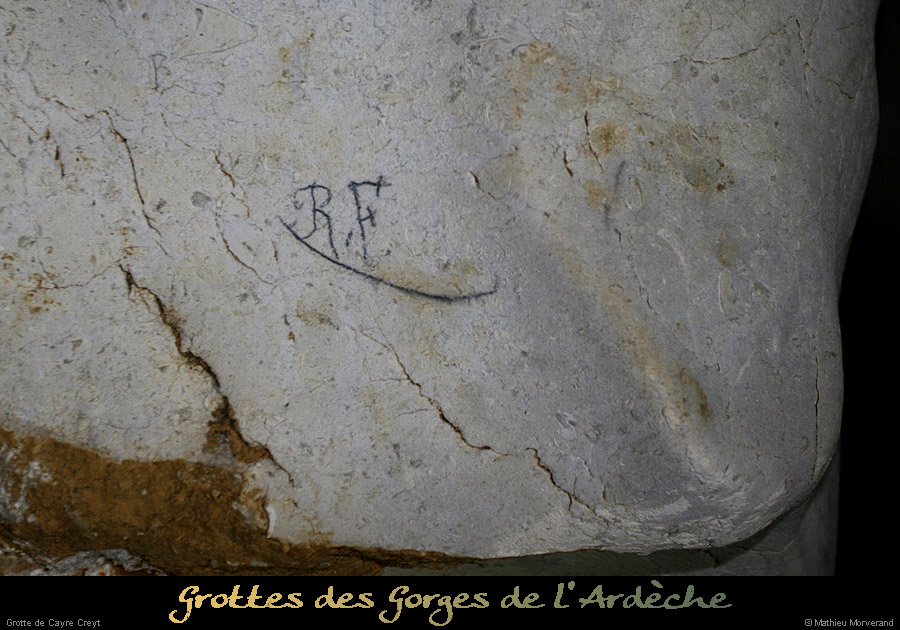 20121103_grottedelours_fond_inscriptions2