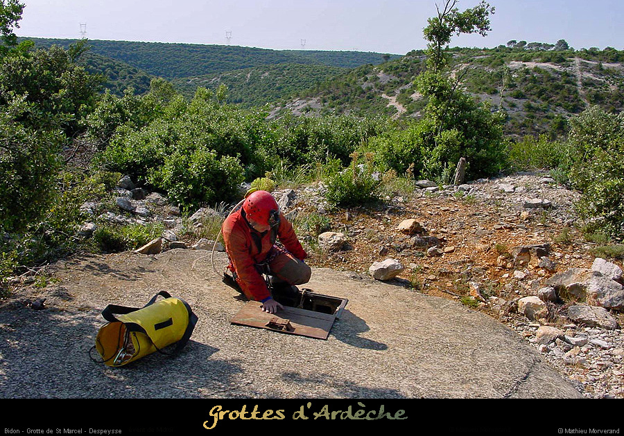 20010602_grottestmarcel_entreeplateau