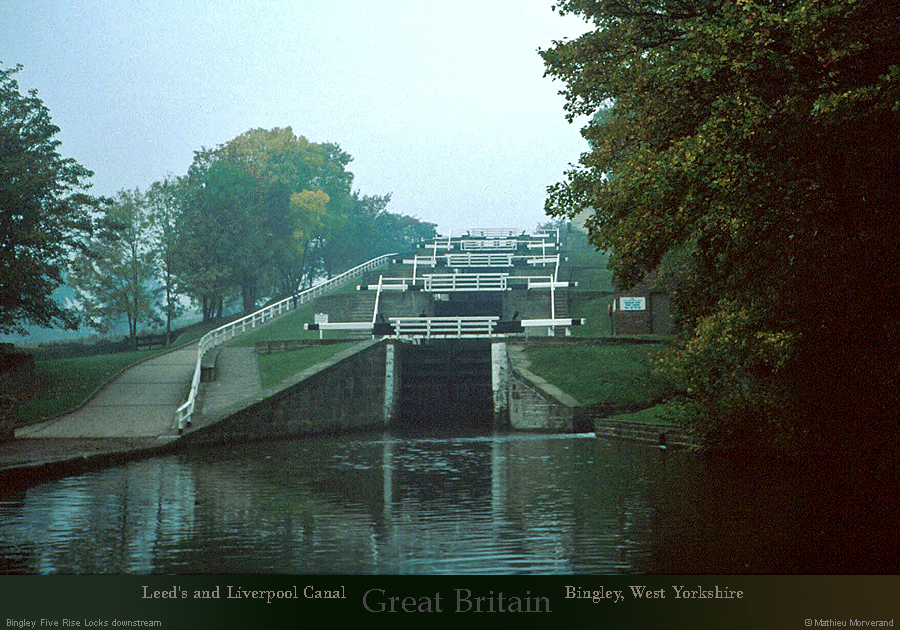 19901013_bingleyfiveriselocksdown